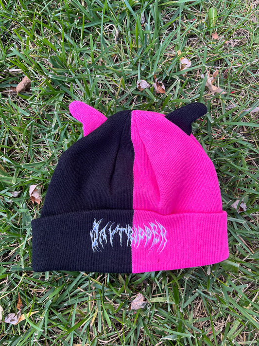 Gremlin Beanie - pink/black